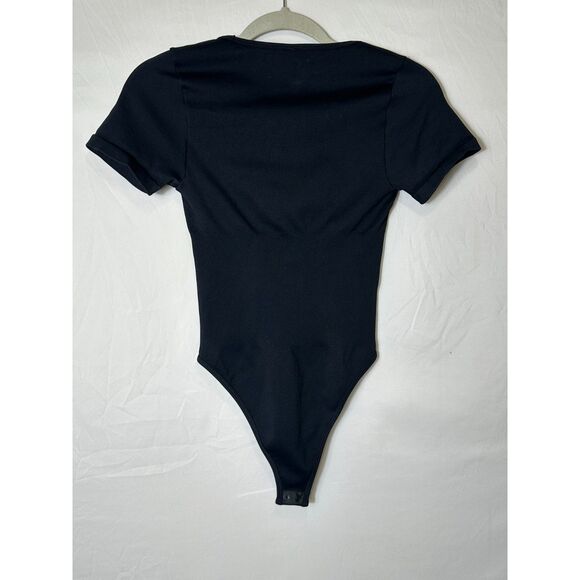 OQQ Women's Ribbed Heart Neck Short Sleeve Bodysuit Black Size M - Picture 3 of 3